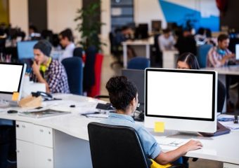 Pracujesz w open space? Musisz poznać te zasady