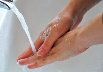 Jak zminimalizować ryzyko zarażenia koronawirusem w pracy?